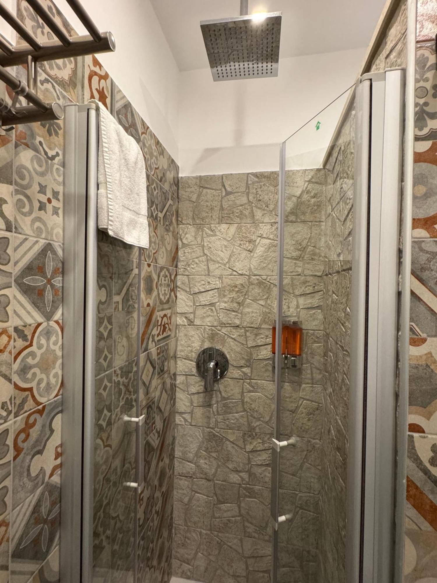 Luxor Eco Roma Casa E Appartamento Per Vacanze In Centro Piazza Bologna, Colosseo, Piazza Di Spagna, Vaticano, San Pietro, Sapienza, Fontana Di Trevi, Piazza Navona, Trastevere, Tiburtina, Termini, Aeroporto Eksteriør billede